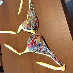 NWOT WOMAN Swimming Top Size says 44 but really M...see last picture